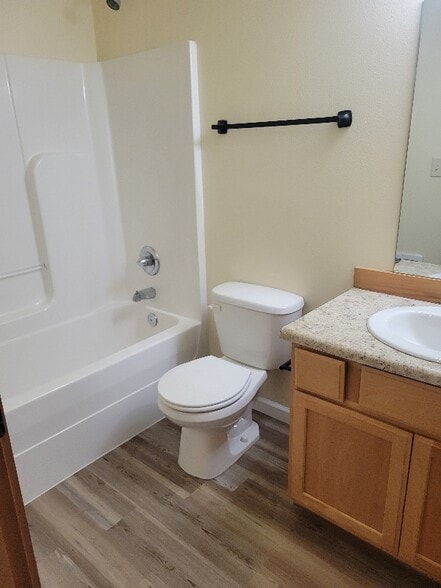 Building Photo - 373 Prairie Dr