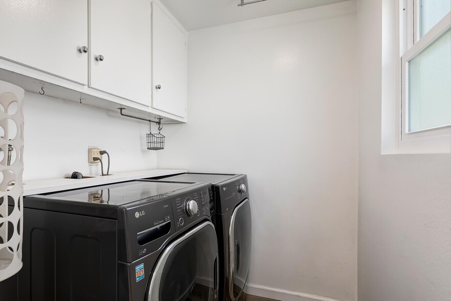 Building Photo - 13011 Mindanao Way