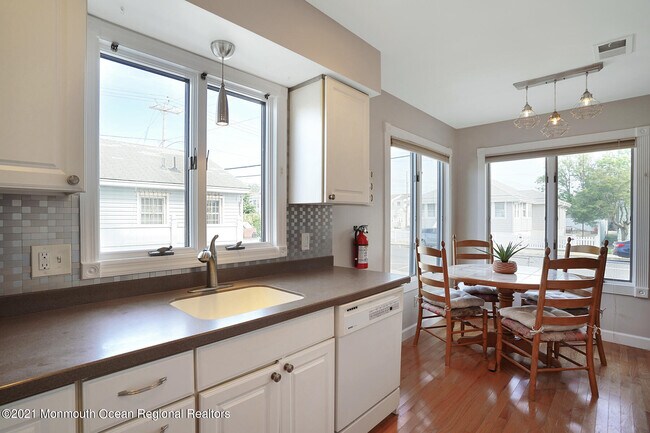 Building Photo - 231 Sumner Ave