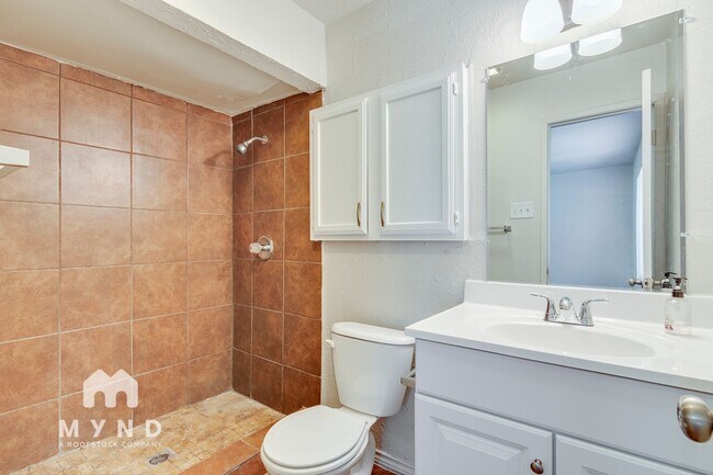 Building Photo - 3237 Chalmette Ct
