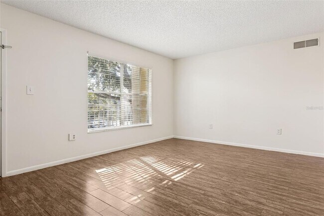 Building Photo - 2690 Coral Landings Blvd