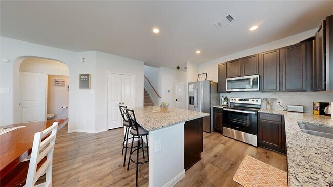 Building Photo - 963 Harper Ln