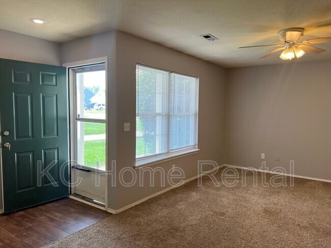 Building Photo - 2128 Highridge Dr