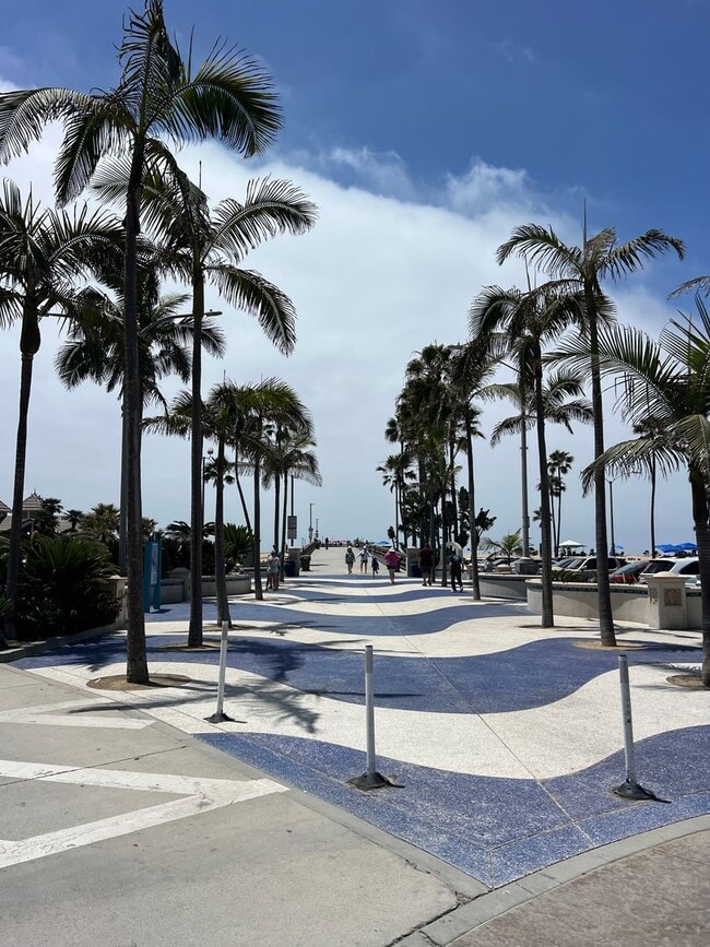 Building Photo - Beachside Living on Balboa Peninsula - Com...