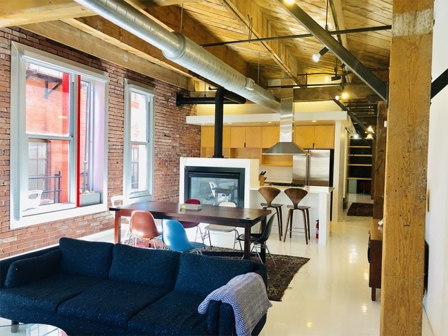 Building Photo - 1803 Wyandotte St