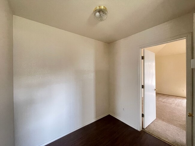 Building Photo - 1706 Tanner Cir