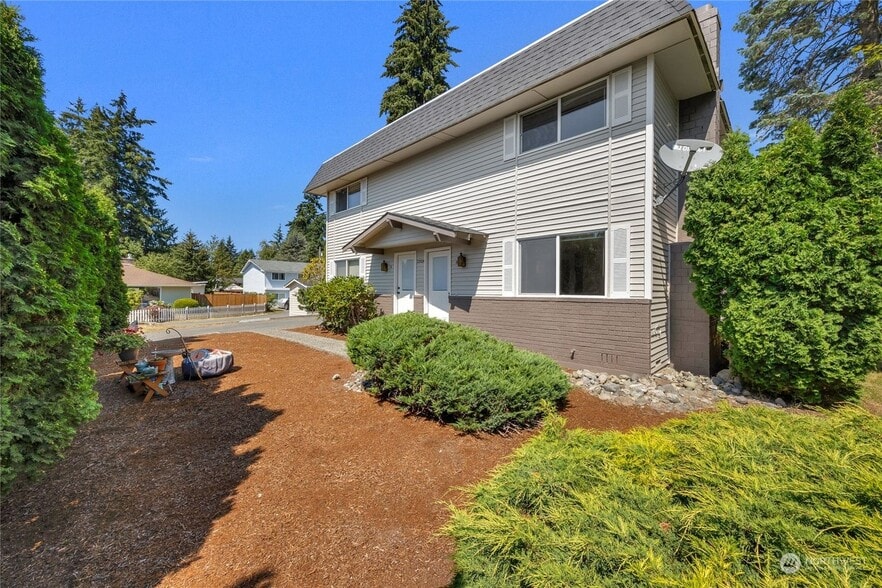 Building Photo - 22024 76th Ave W