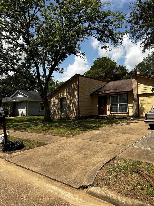 Building Photo - 2123 Crosscoach Ln