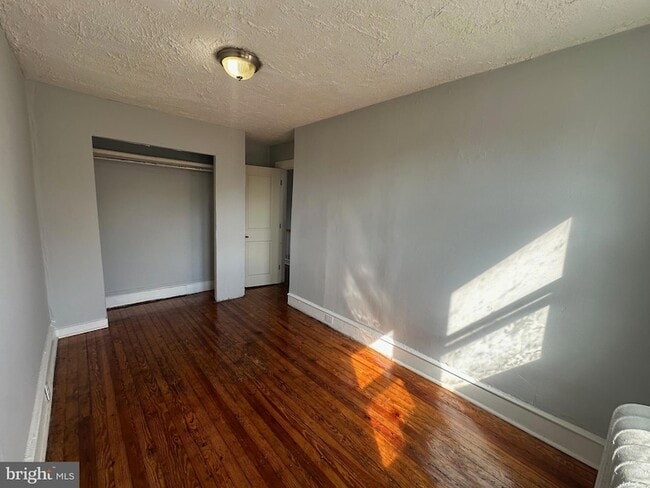 Building Photo - 4341 N Fairhill St