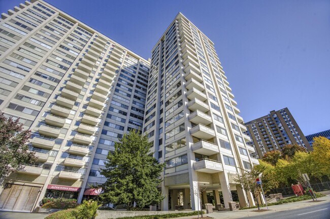 Building Photo - 4515 Willard Ave