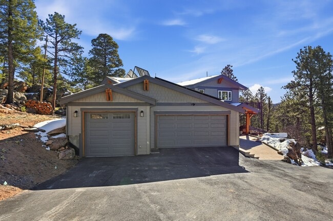 Building Photo - 30855 Walter Dr