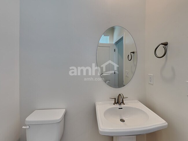 Building Photo - 4359 N Morgan Way