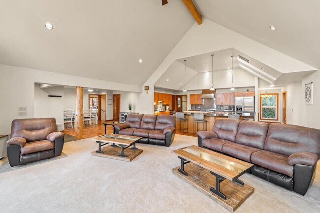 Building Photo - 7755 Cully Ln