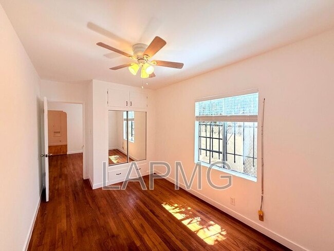 Building Photo - 637 Rose Ave