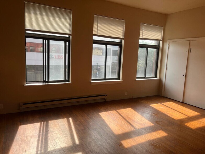 Primary Photo - 68 Broadway N