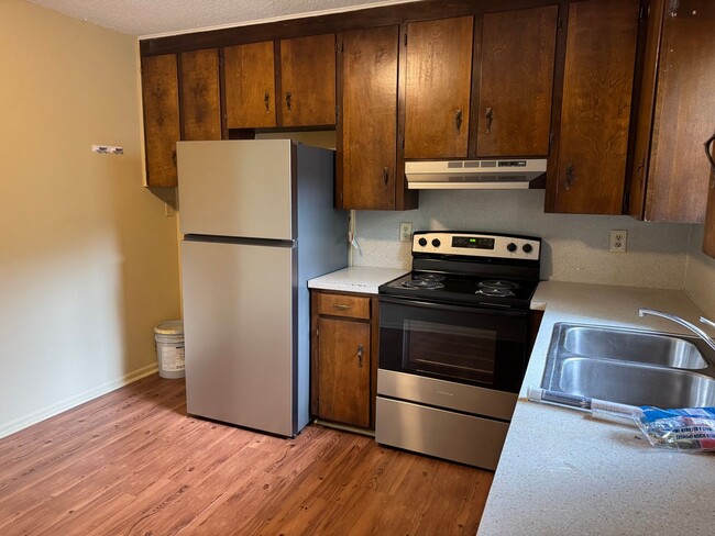 Building Photo - Updated Two Bedroom Apartment in Statesville
