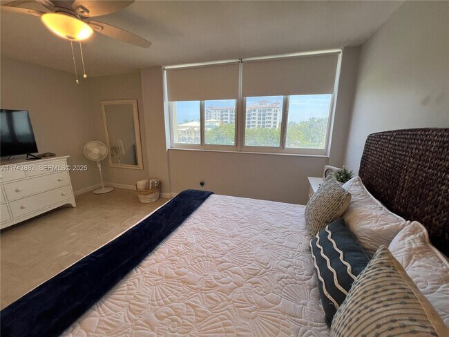 Building Photo - 125 S Ocean Ave