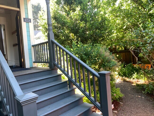 front porch - 4214 N Albina Ave
