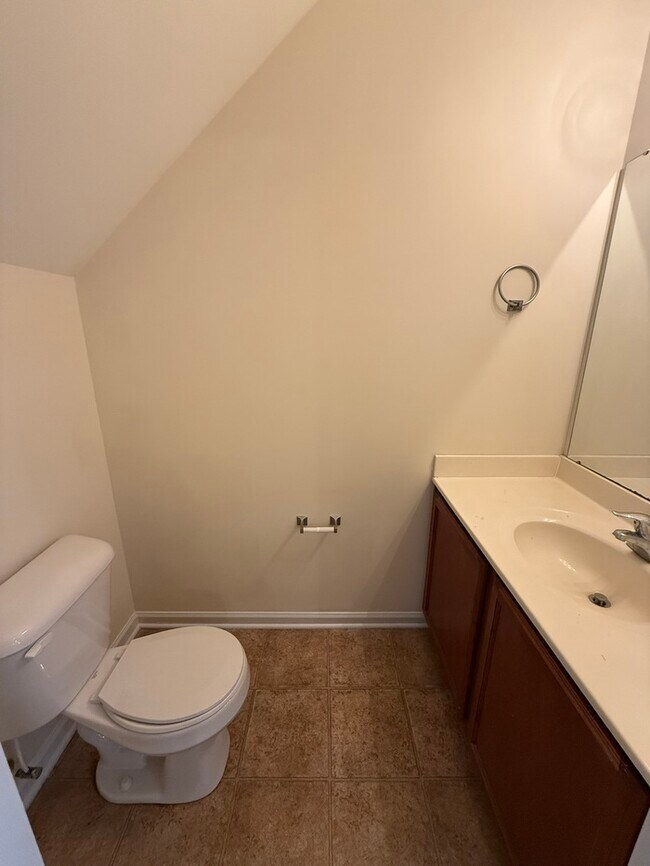 Building Photo - Spacious 2 Bed 2.5 Bath Town Home Available Now! Community Playground!