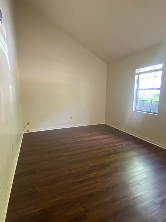 Building Photo - 2623 Windy Ridge Dr