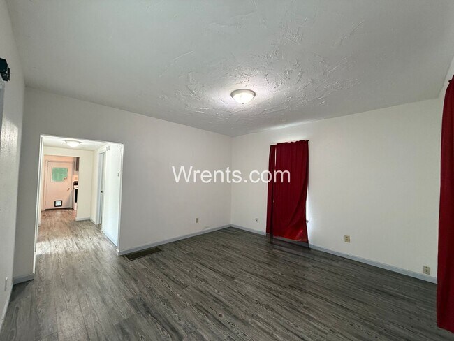 Building Photo - 1007 W Frederick Ave