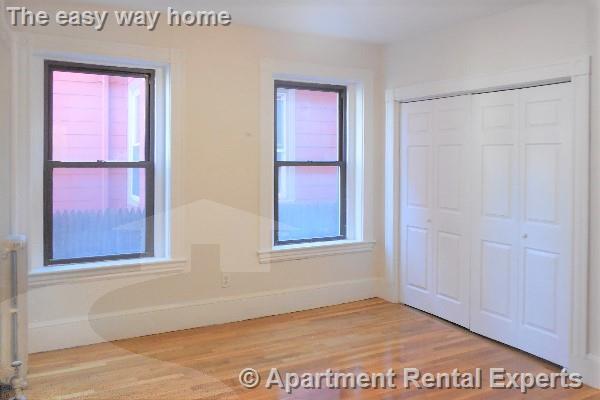 Building Photo - 40 Cedar St