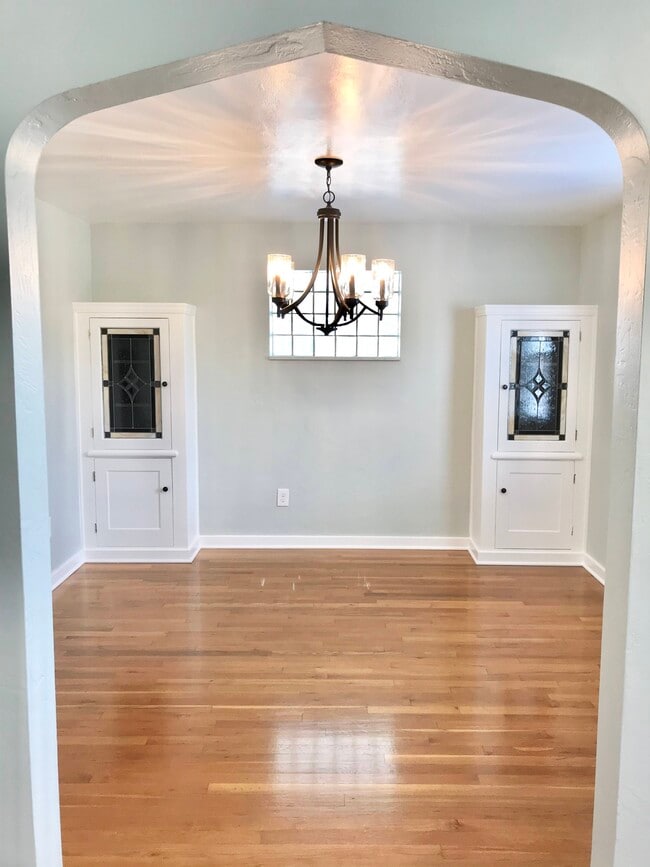 Building Photo - 400 Duquesne Dr