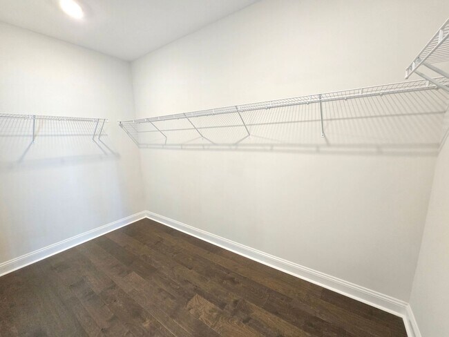 Building Photo - 4 spacious bedrooms and 3 full bathrooms along with guest suite. 1st floor primary and secondary ...
