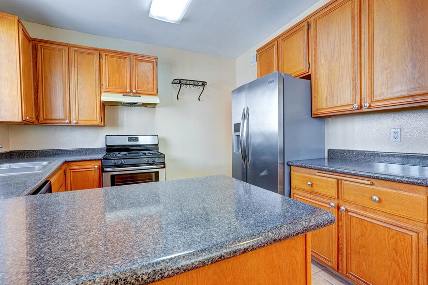 Building Photo - 13901 Olive View Ln