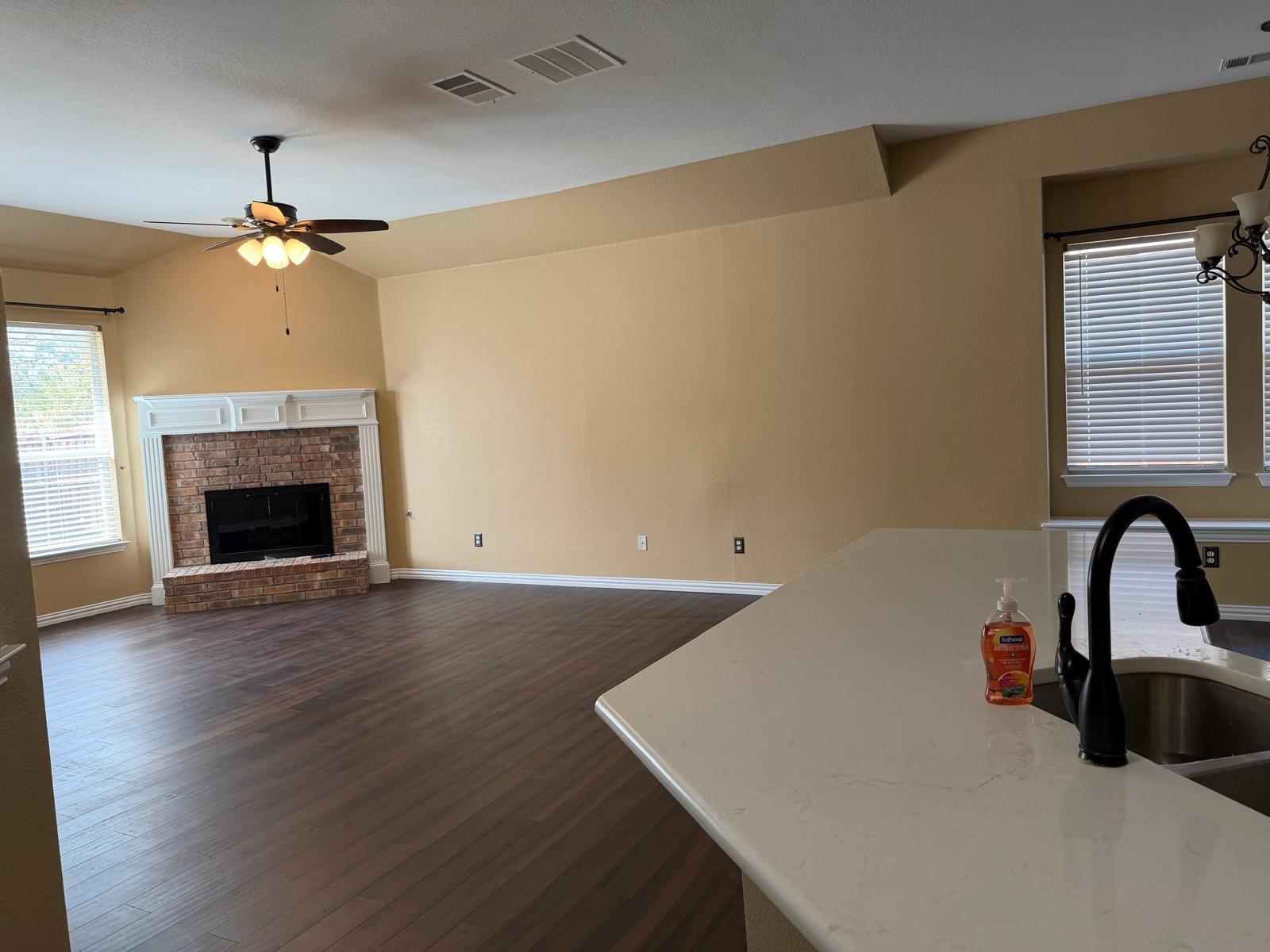 Building Photo - 10133 Sanden Dr