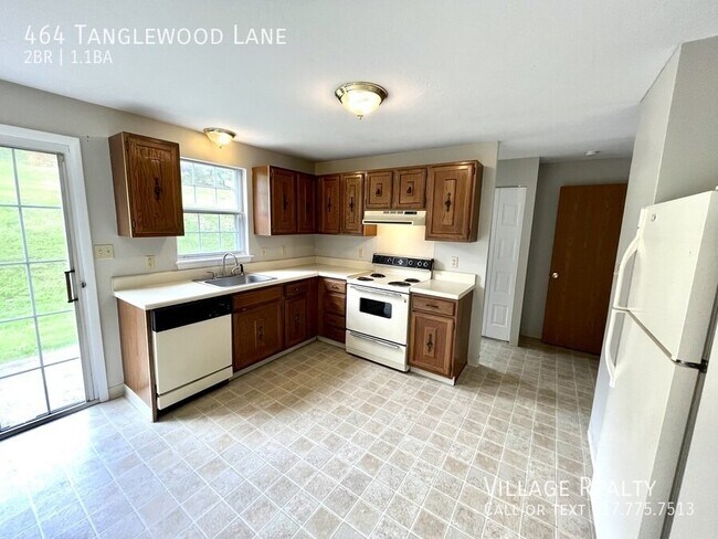 Building Photo - 464 Tanglewood Ln
