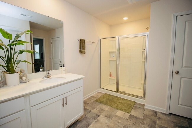 Building Photo - Gorgeous 4 Bedroom, 2 Bath Home in Bowden Village - Available January 2026!