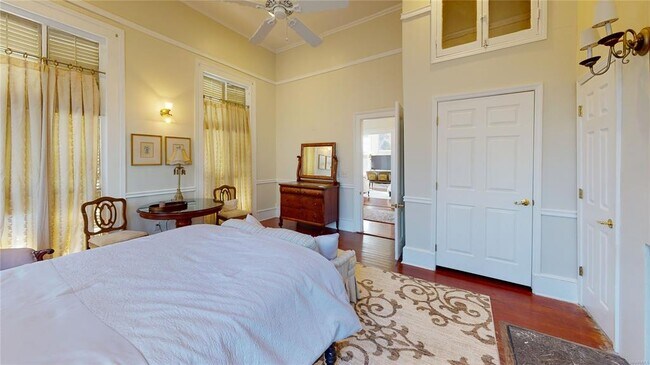 Building Photo - 648 Clayton St