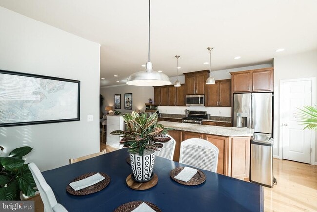 Building Photo - 111 Notions Ct