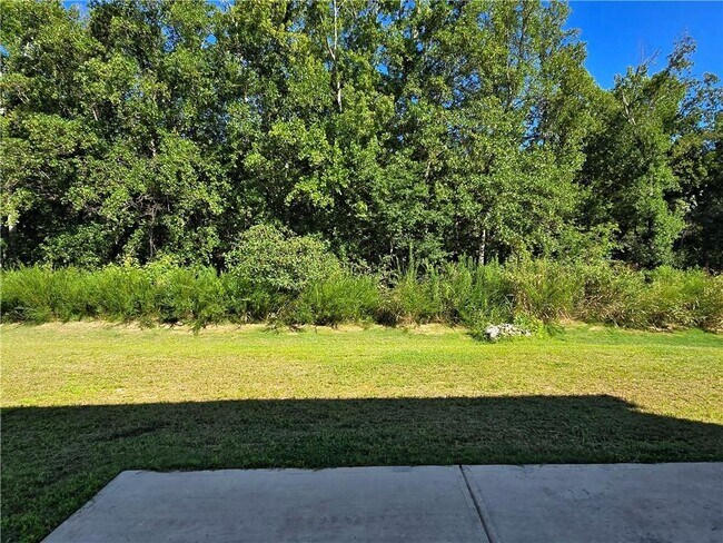 Building Photo - 345 Hellen Vly Dr