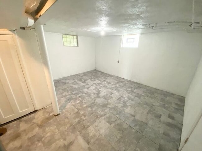 Building Photo - Charming, Updated Cape Cod Home