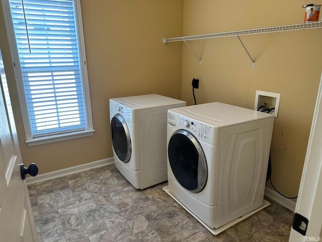 Building Photo - 213 Bikram Dr