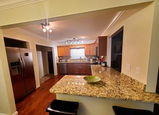 Building Photo - 412 Maiden Ln