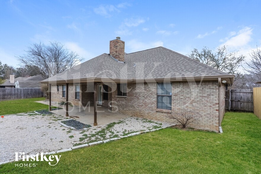Building Photo - 408 Flagstone Dr