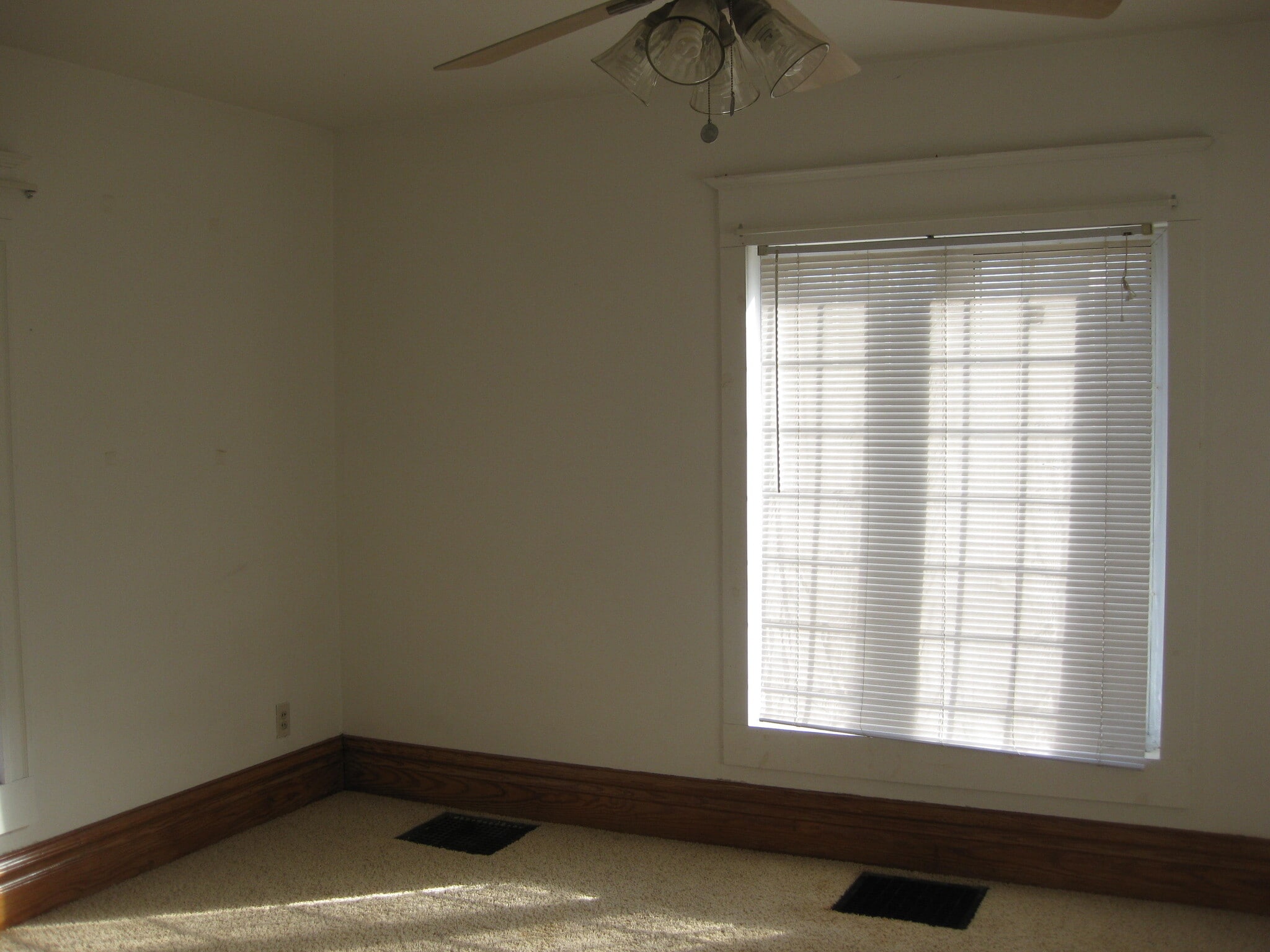 Building Photo - 630 Walnut St