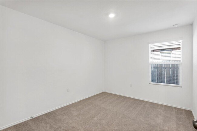 Building Photo - 17701 Sage Thrasher Dr