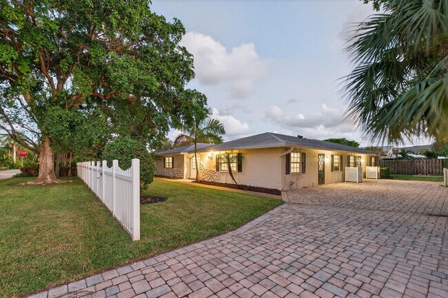 Building Photo - 800 Tropic Blvd