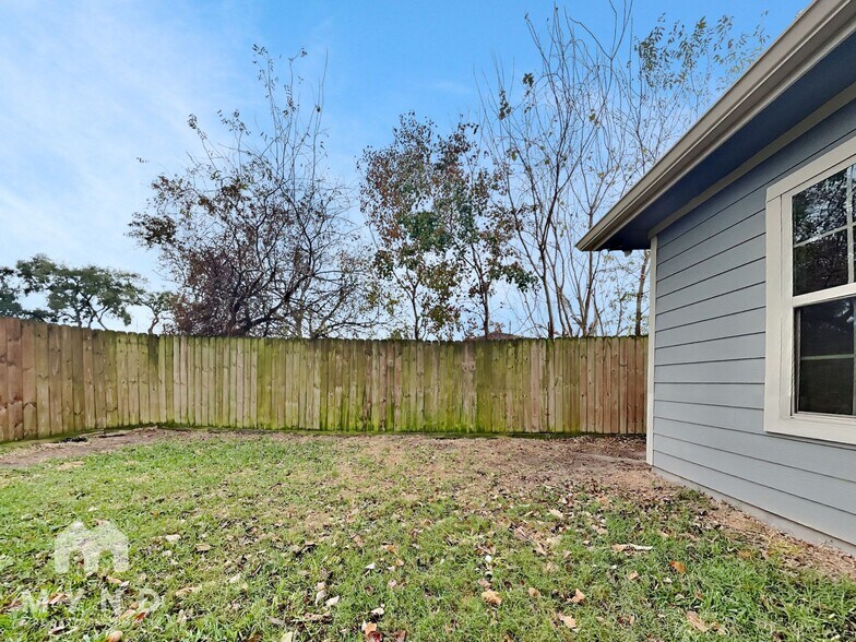 Building Photo - 3638 Lydia St