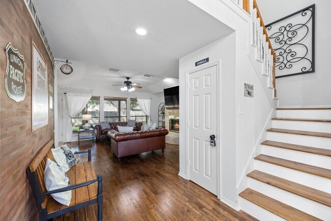 Building Photo - 6622 Barronton Dr
