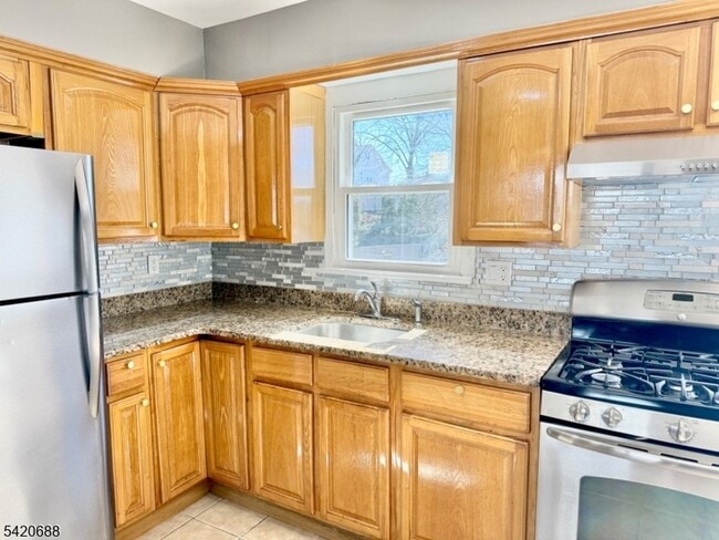 Building Photo - 30 Cottage Pl