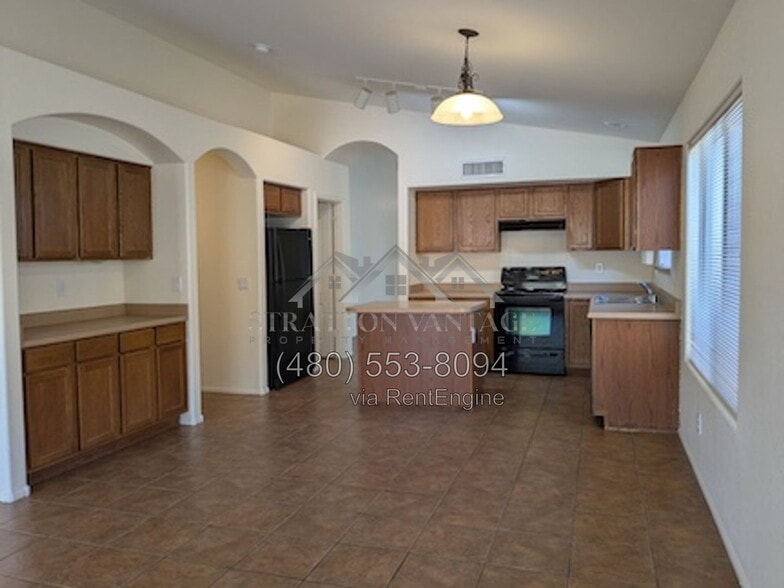 Building Photo - 28719 N 21st Ln