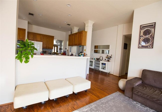 Building Photo - 11584 Cedarcliffe Dr