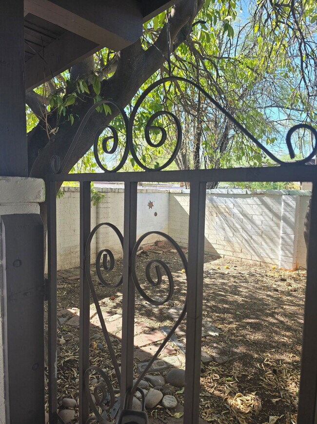 Building Photo - 3501 E 3rd St