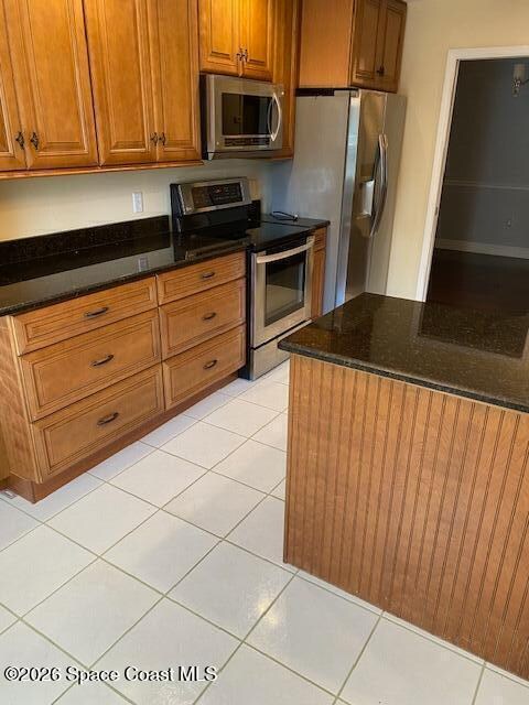 Building Photo - 9045 South Dr