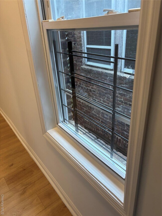 Building Photo - 10-59 McBride St